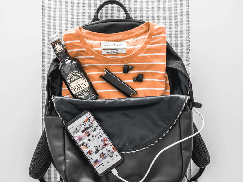 the-checklist-for-the-trade-show-exhibitors-personal-go-bag