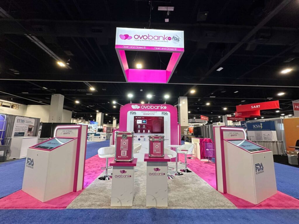 illuminated-hanging-signs-in-exhibition-stands